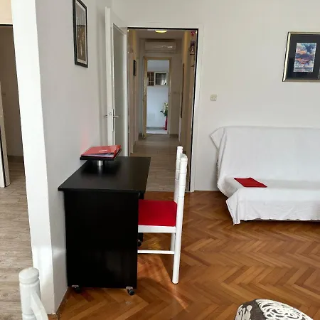 Mia Apartman *