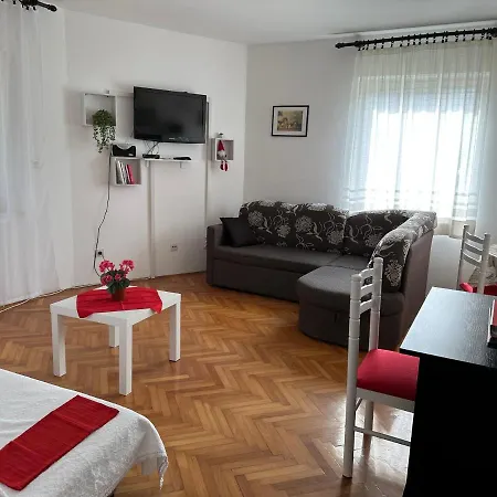 Mia Apartment *
