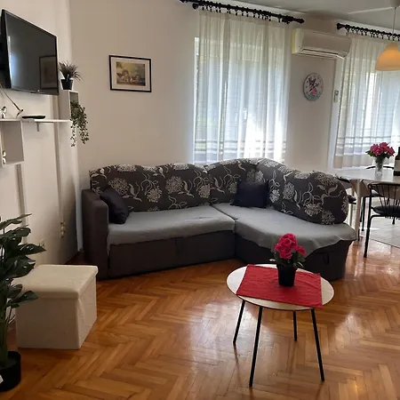 Mia Apartman