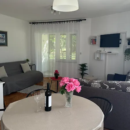 Apartman Mia *